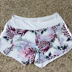 Athleta Run Free Floral shorts